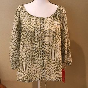 👚 NWT hearts of palm brand women’s shirt